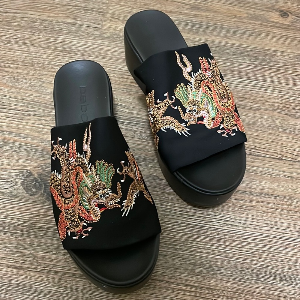 Bebe Embroidered Black Platform Sandal Size 5